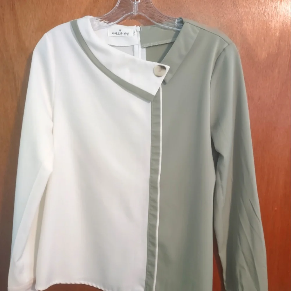 Ladies Blouse, Korean Brand "Colorful Feathers" Sage & White, size L or S - Picture 1 of 10